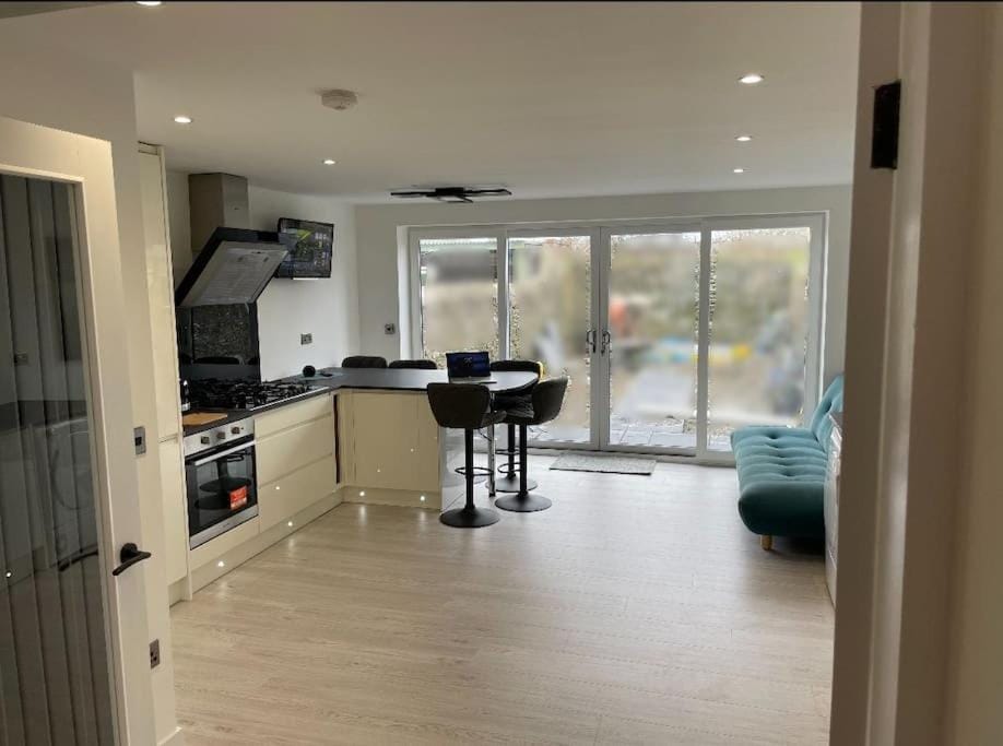 Kitchen or kitchenette, pet friendly