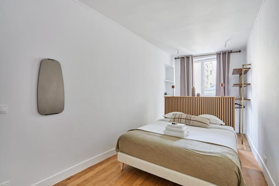 Apartment Louvre Palais Royal by Studio prestige Apartment in Paris