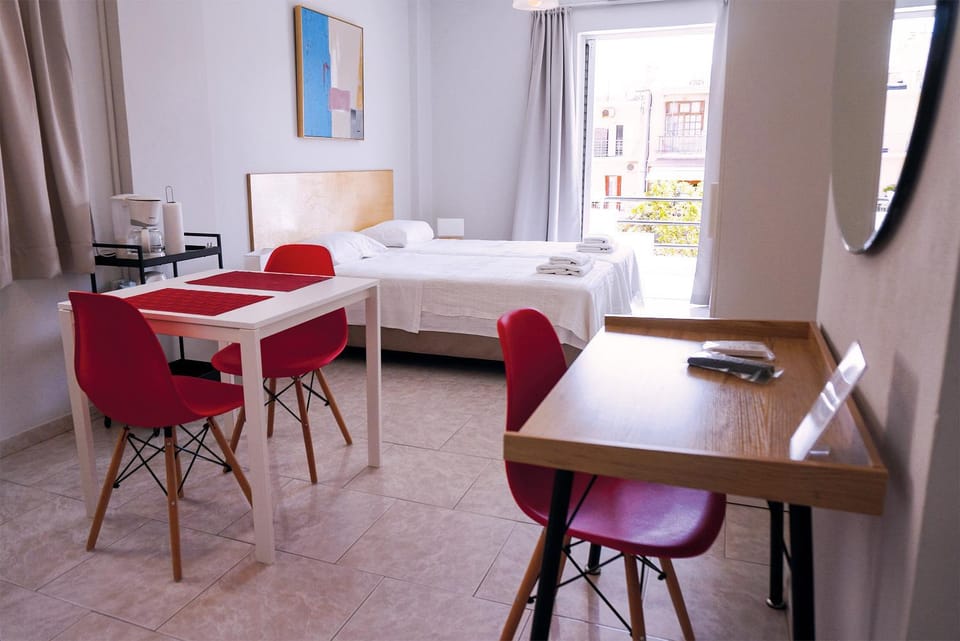 Bed, View (from property/room), Photo of the whole room, Seating area, Dining area