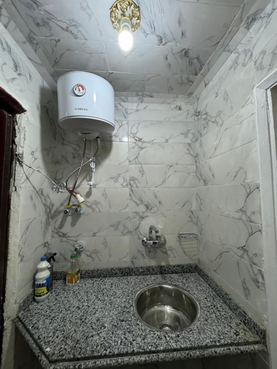 شقه صغيره فندقيه في موقع مميز جديده وفرش وموبيليا جديده Apartment in Egypt