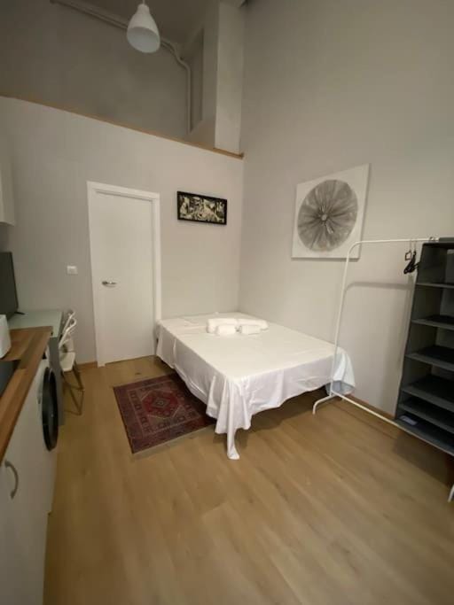 At 20' by Metro from the city centre (B) Apartment in Madrid