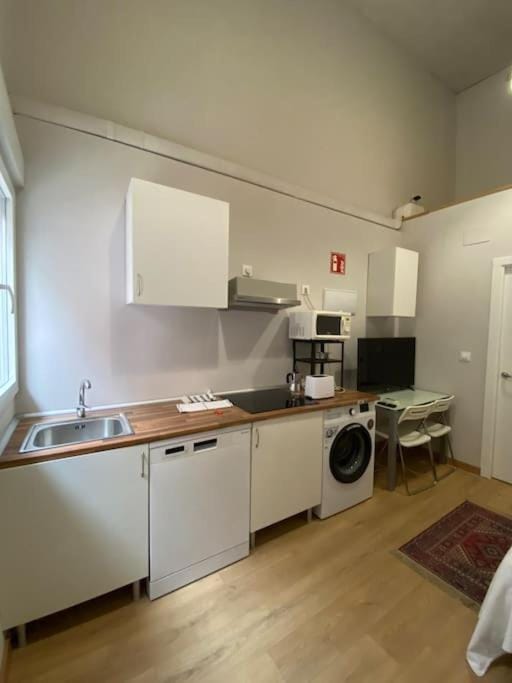 At 20' by Metro from the city centre (B) Apartment in Madrid
