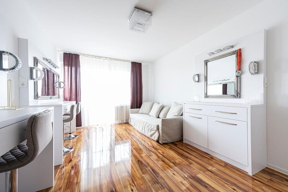 Bed, Living room, Seating area