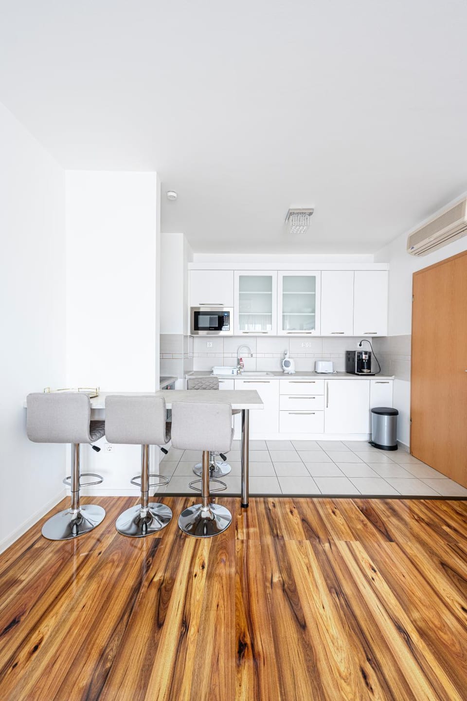 Coffee/tea facilities, Kitchen or kitchenette, Dining area