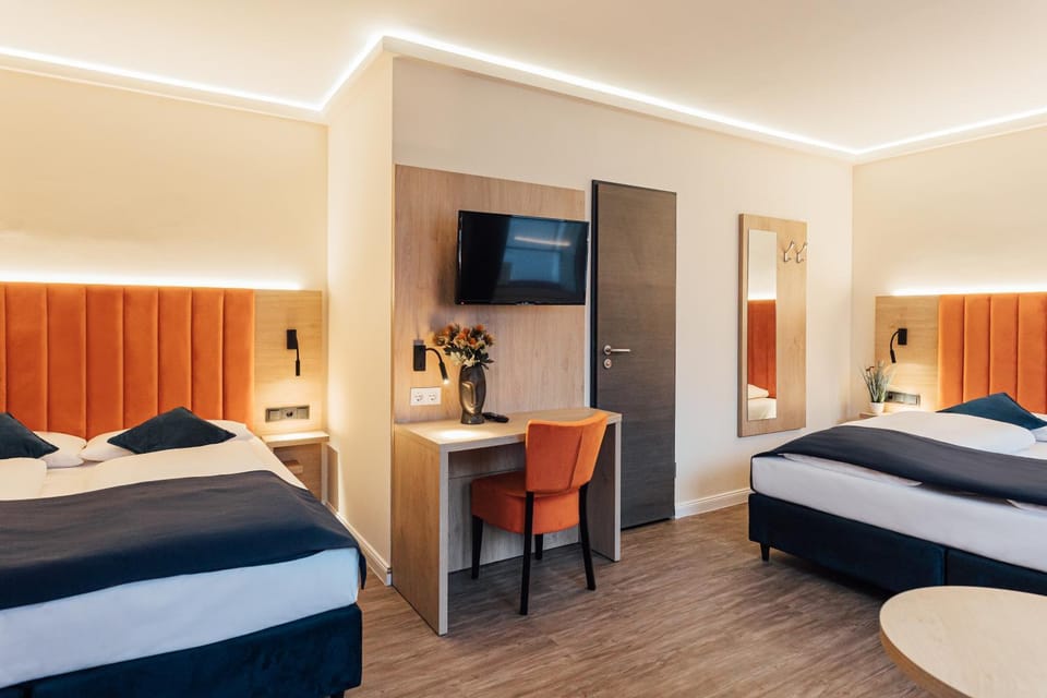 Bed, TV and multimedia, Photo of the whole room, Bedroom, hair dresser, wardrobe