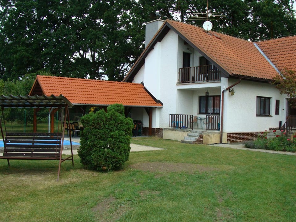 Property building, Garden