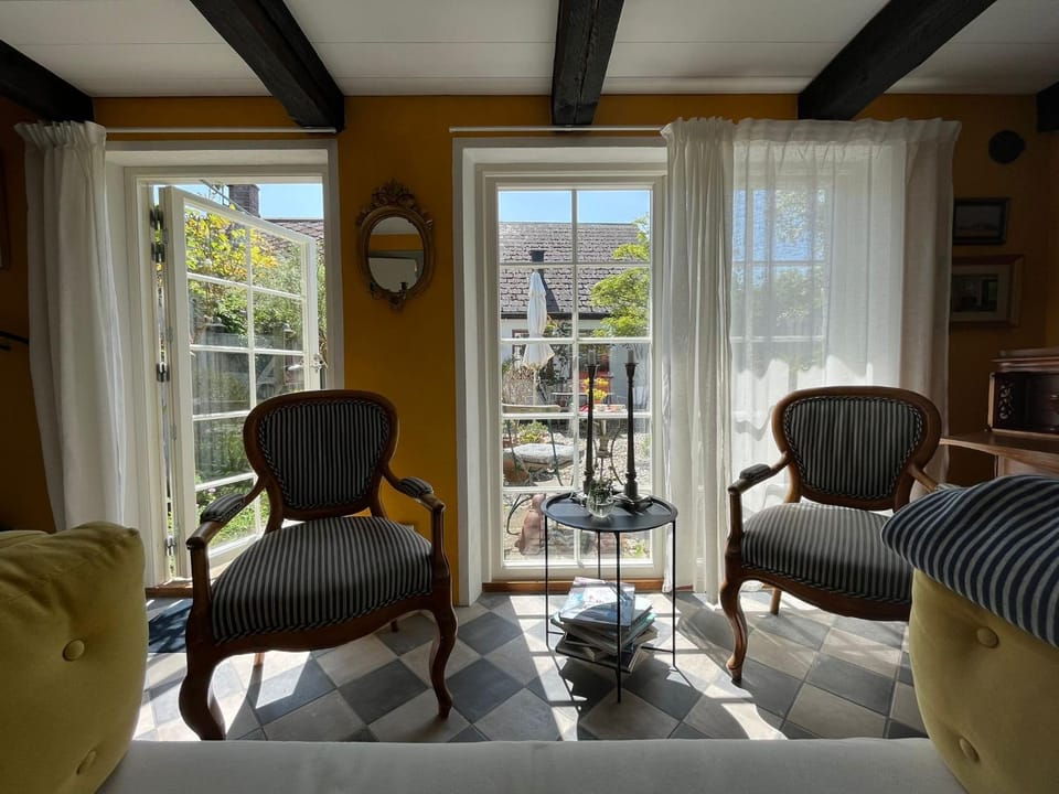 Huset i gränden - granne med havet Villa in Skåne County