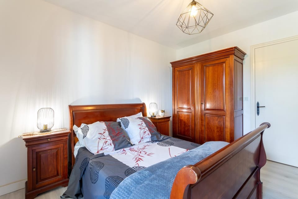 Living room, Bedroom