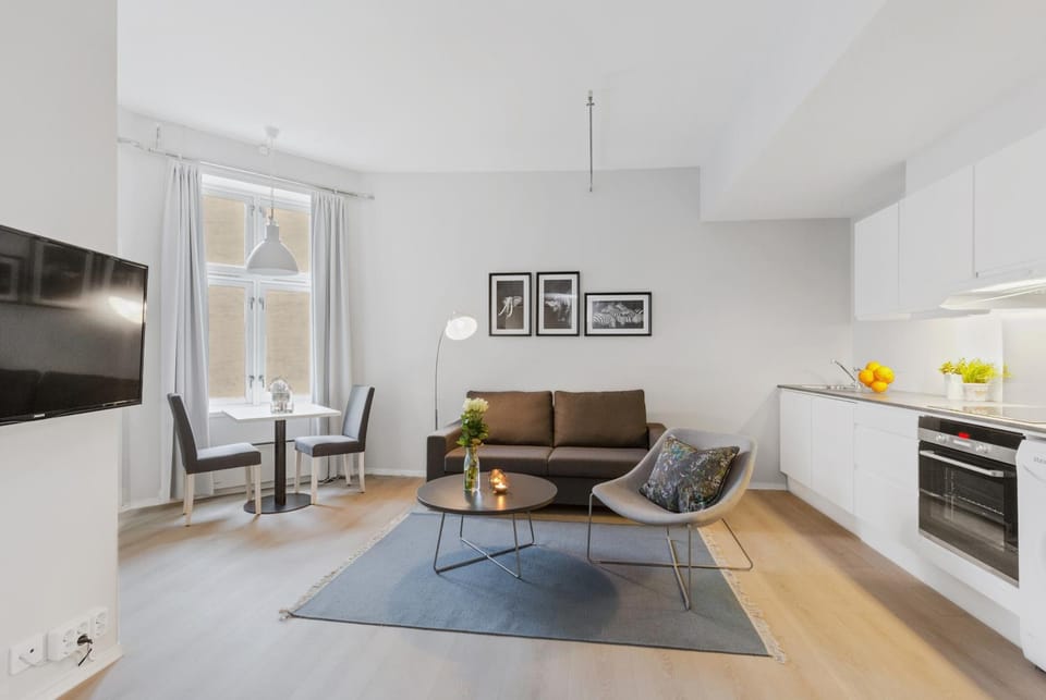TV and multimedia, Kitchen or kitchenette, Living room, Dining area