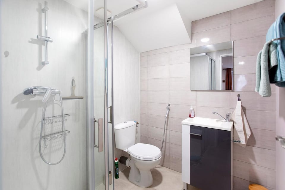 Shower, Bathroom