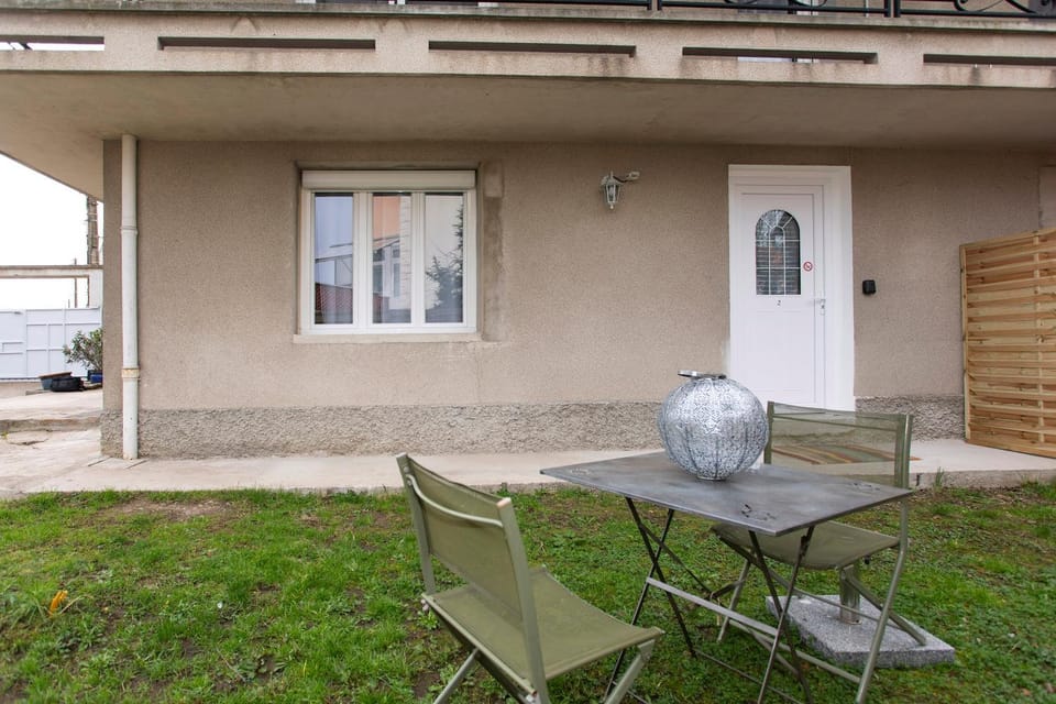 Day, Garden