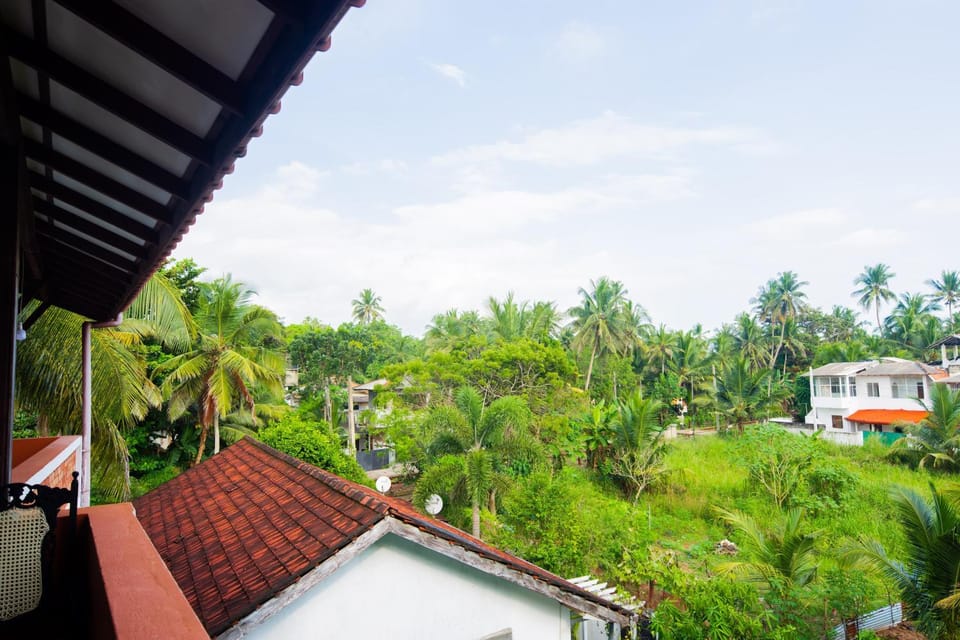 SHYNI Guest House Bed and Breakfast in Hikkaduwa