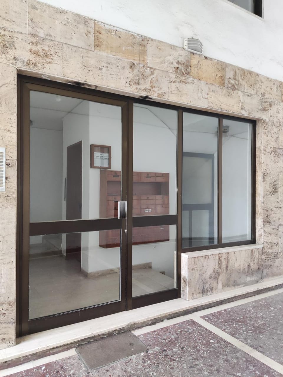 Facade/entrance