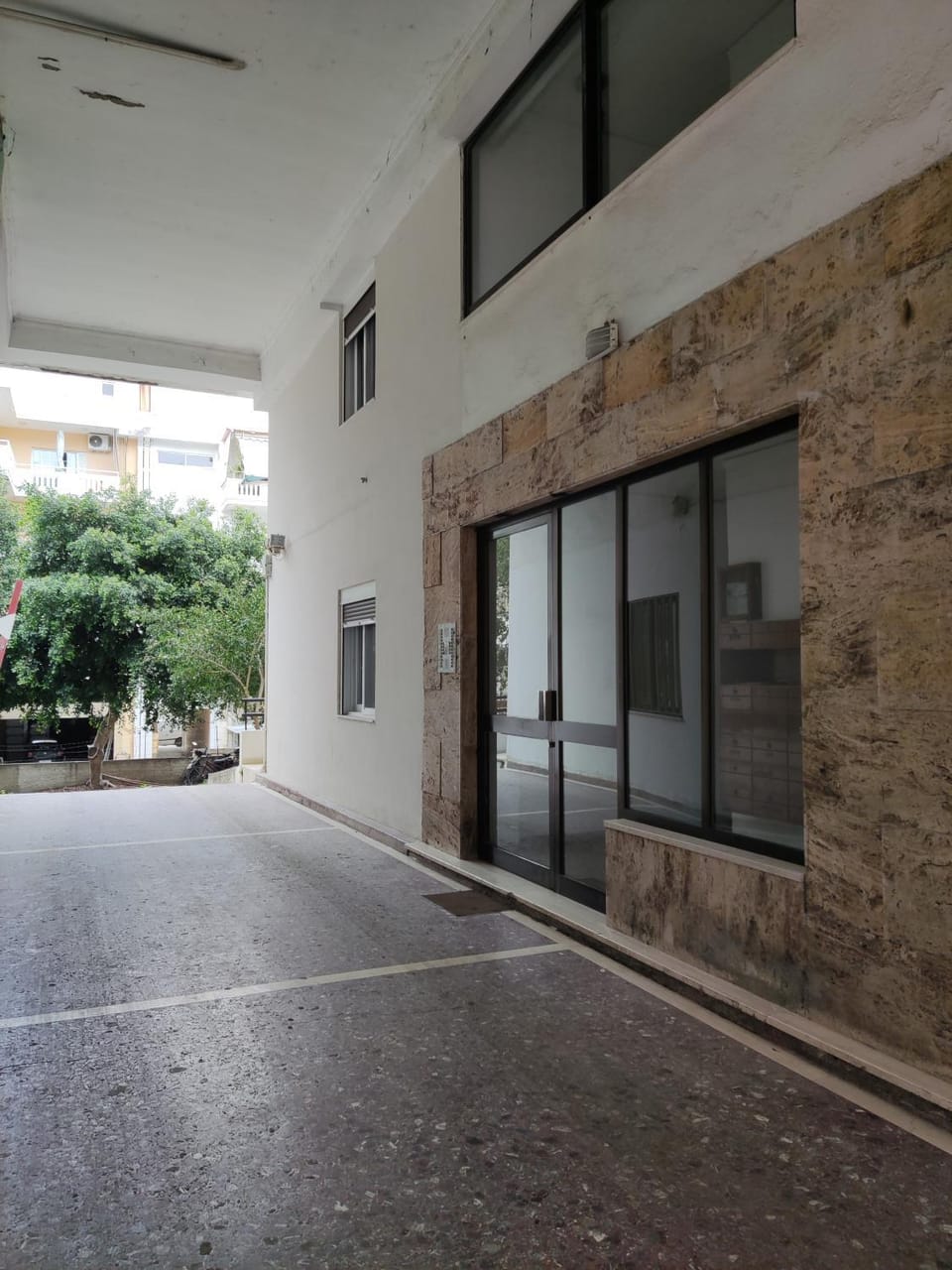 Facade/entrance