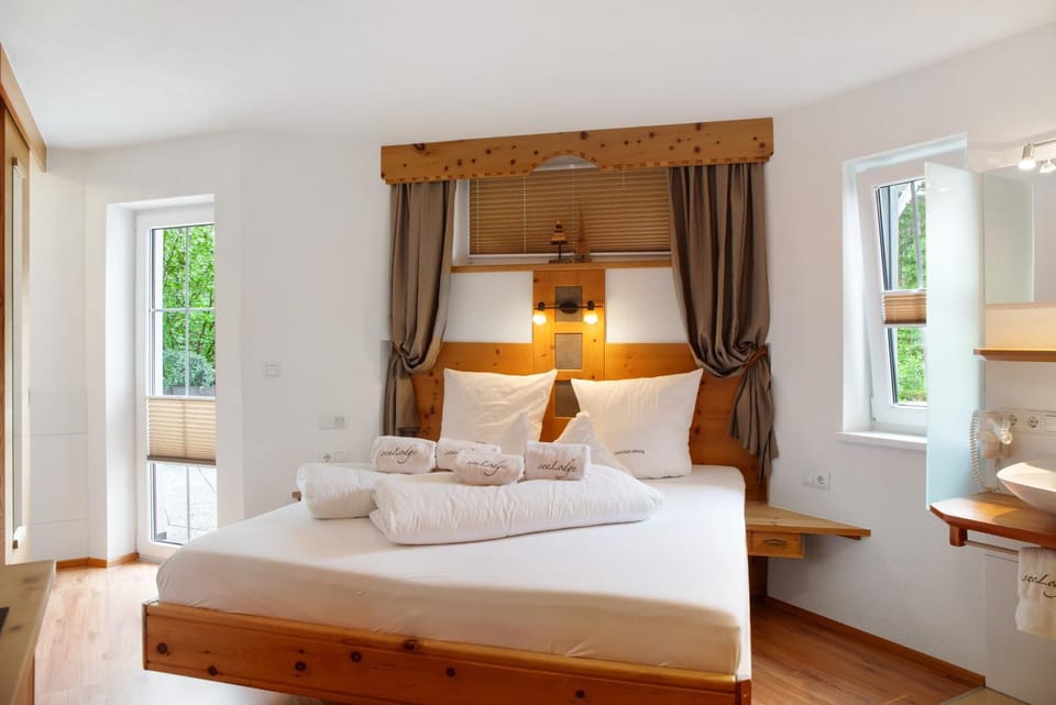 Living room, Bedroom
