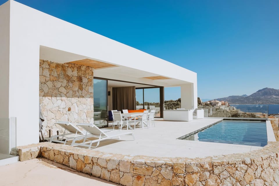 Patio, Pool view, Sea view, Swimming pool, sunbed