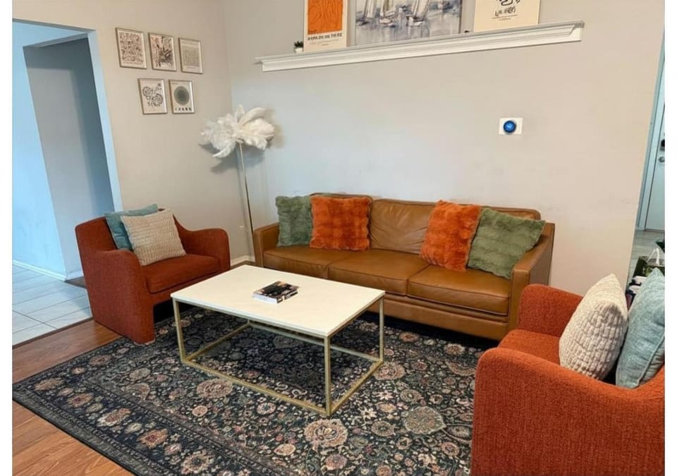 Living room, Seating area