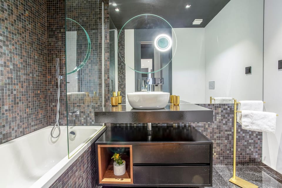 Shower, Bathroom, Bath, towels