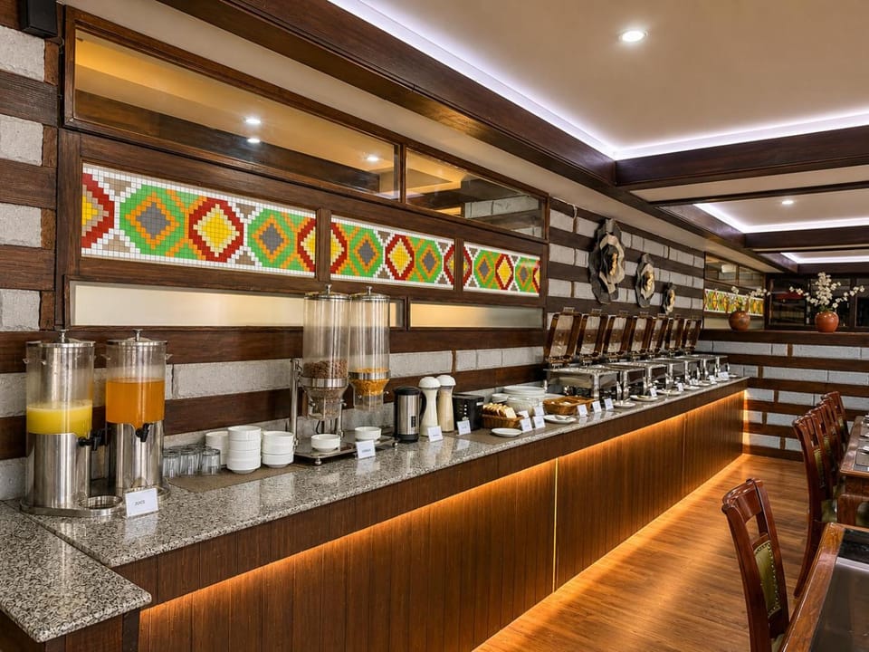 Restaurant/places to eat, Buffet breakfast
