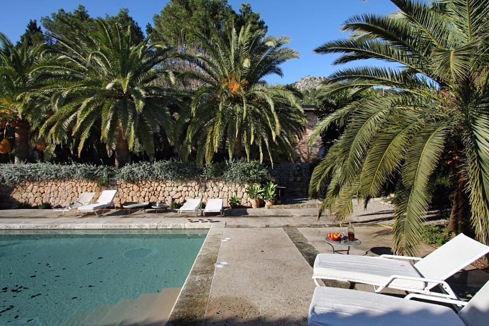 Property building, Pool view