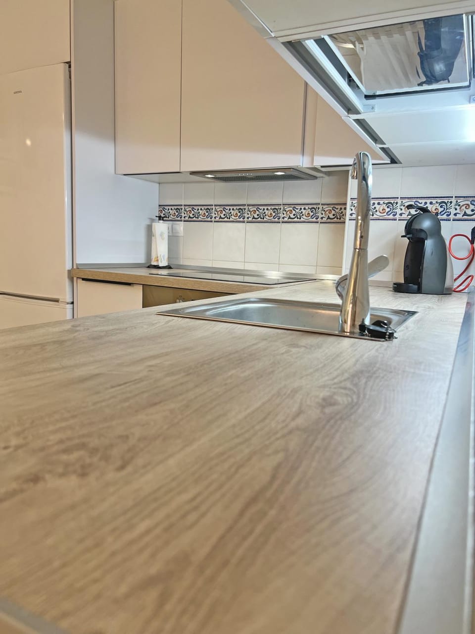 Kitchen or kitchenette, minibar, stove, toaster