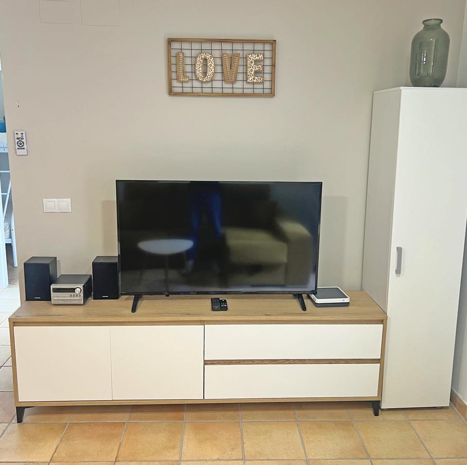 Communal lounge/ TV room, TV and multimedia, Evening entertainment