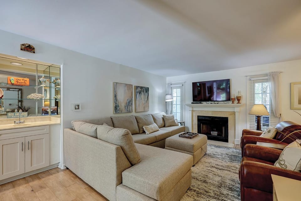 Evian 257 Villa in North Forest Beach