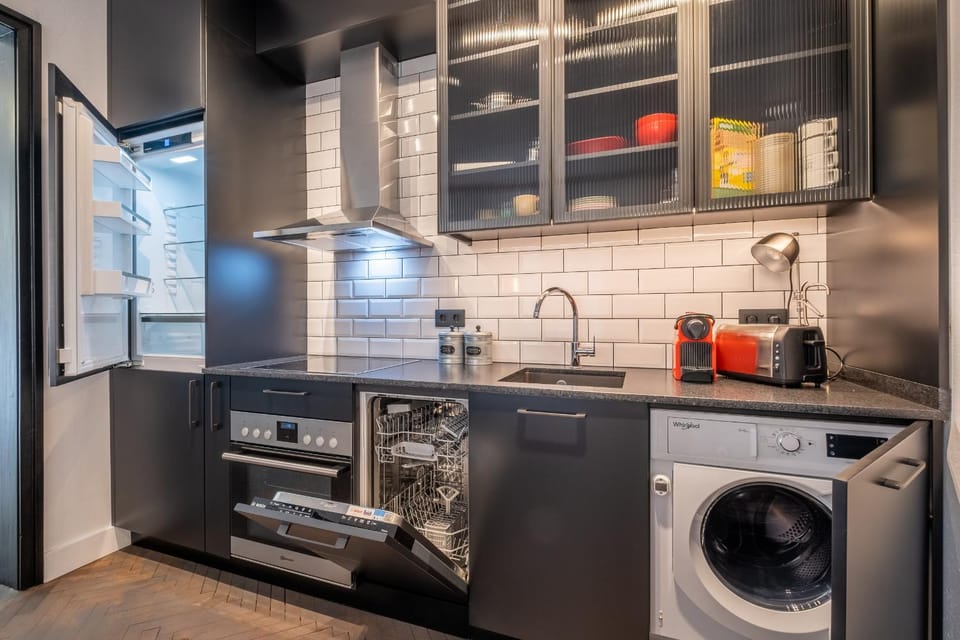 Kitchen or kitchenette, dishwasher, pet friendly, toaster, washing machine
