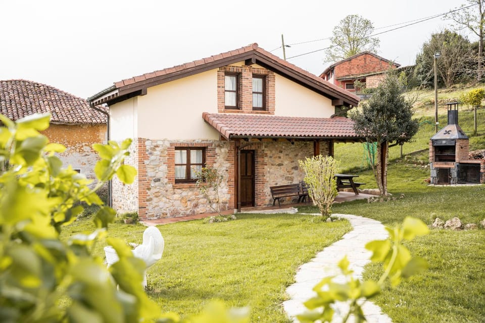 Property building, Natural landscape, Garden, Garden view