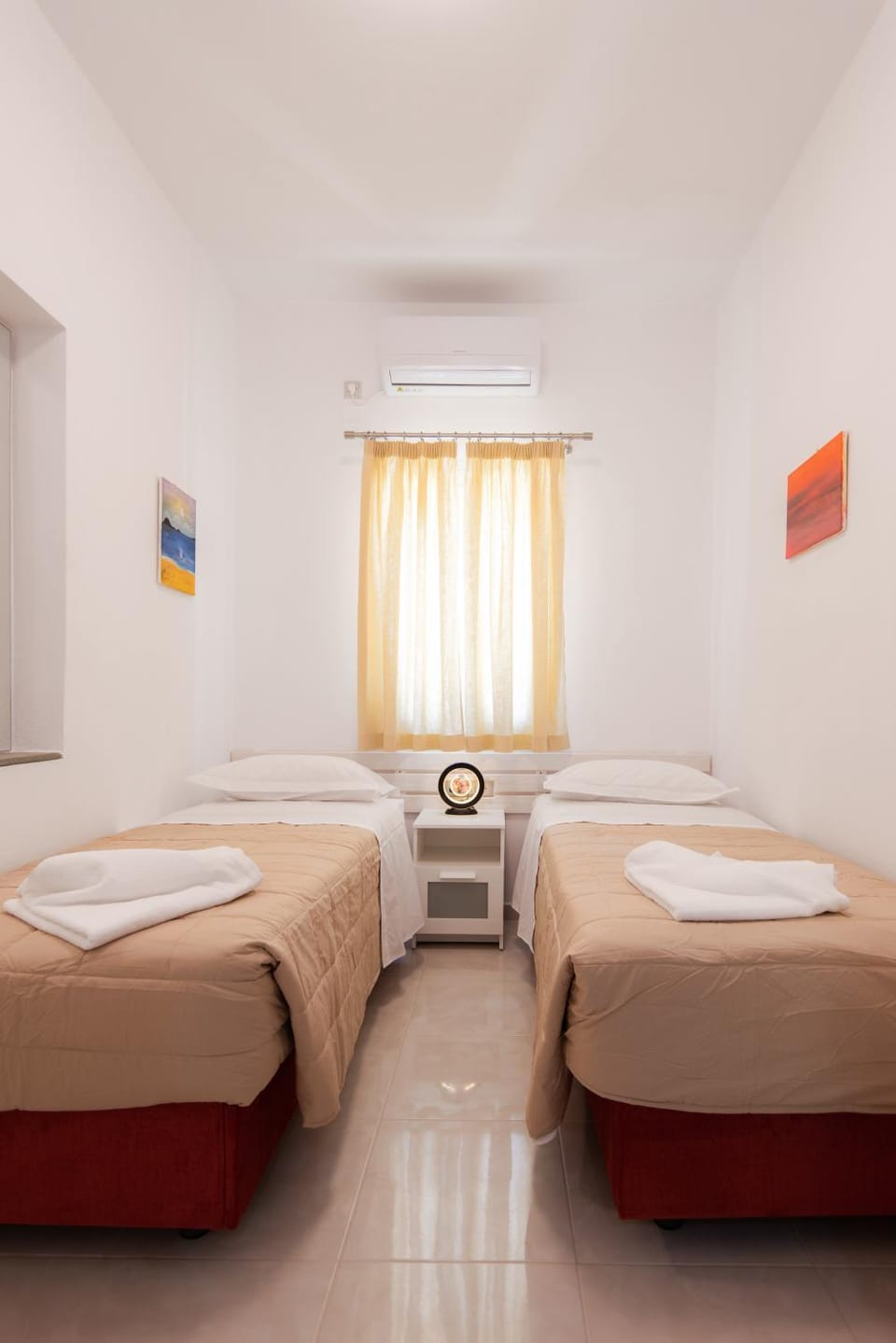 Bed, Photo of the whole room, Bedroom, air conditioner