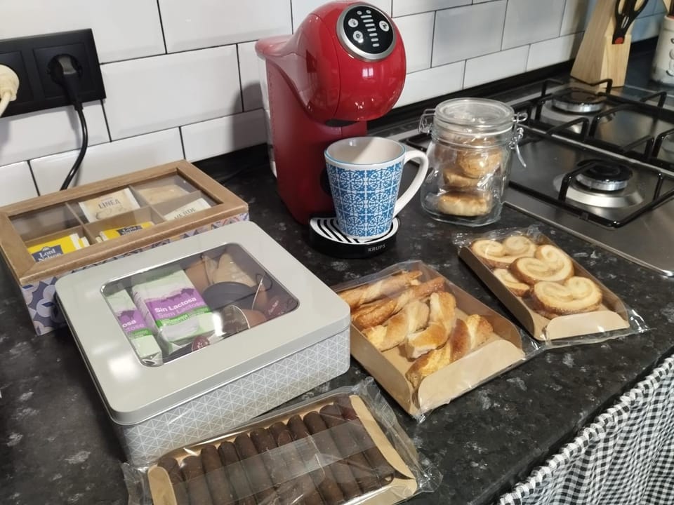 Coffee/tea facilities, Kitchen or kitchenette