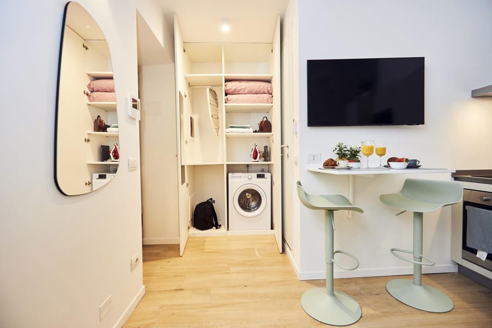 wardrobe, washing machine