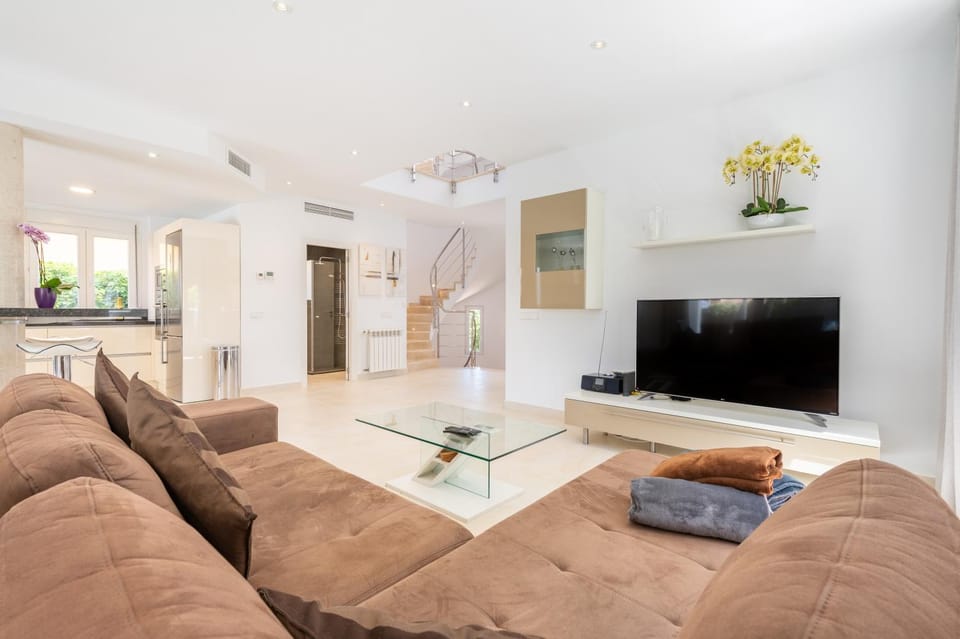 Property building, Living room