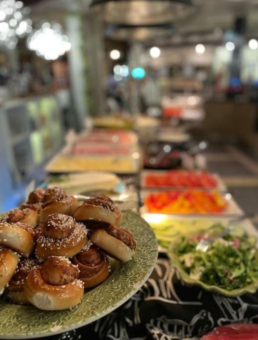 Food and drinks, Buffet breakfast, Lunch