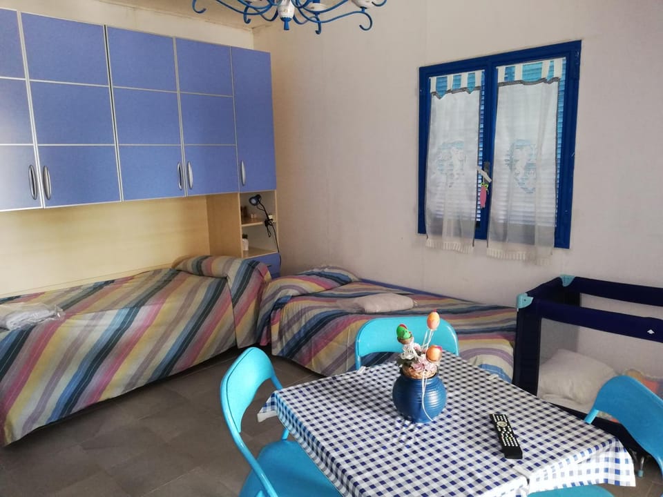 Bed, Living room