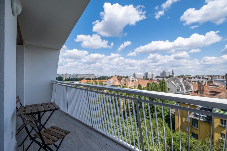 View (from property/room), Balcony/Terrace