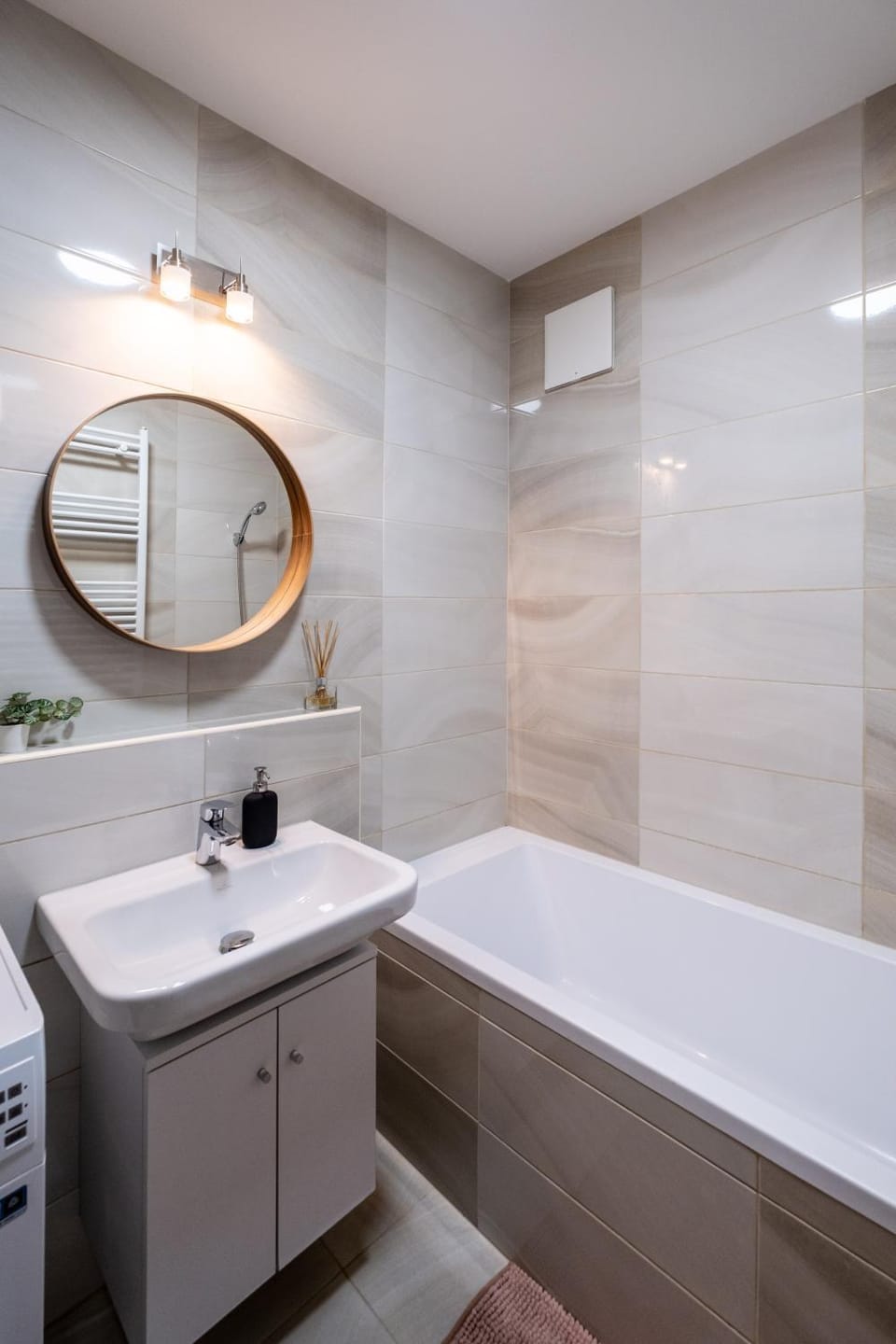 Bathroom, Bath