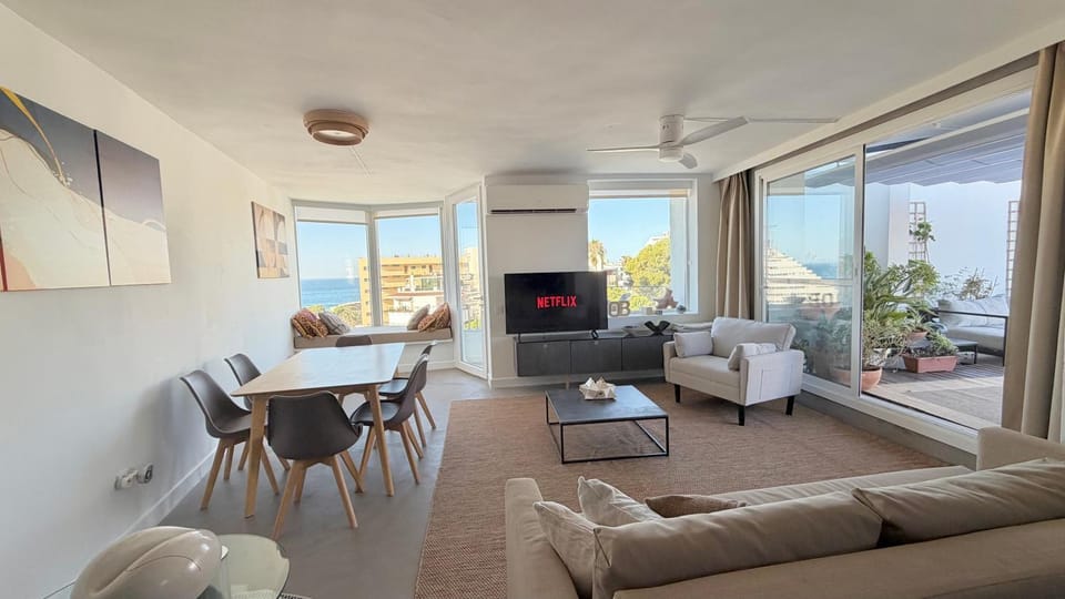 Balcony/Terrace, Living room, Dining area, Sea view, air conditioner