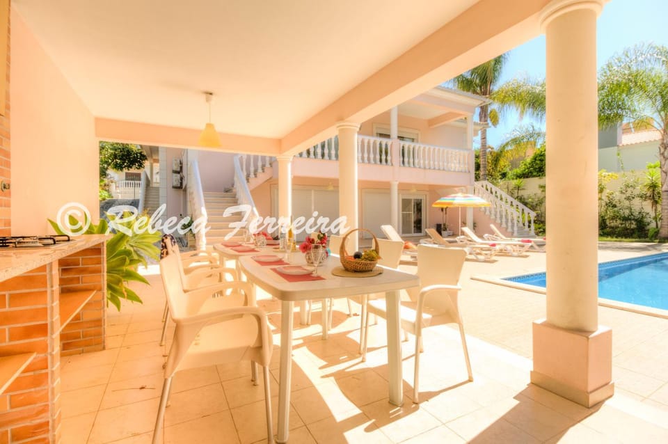 BBQ facilities, Swimming pool