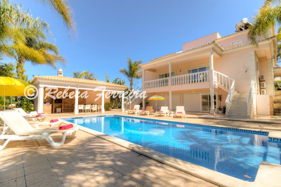 Facade/entrance, BBQ facilities, Garden, Swimming pool