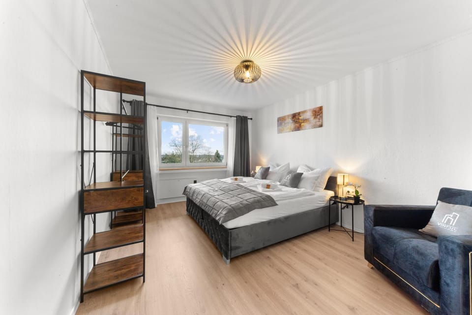 Bed, Photo of the whole room, Bedroom