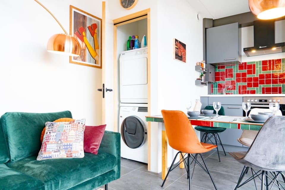 Seating area, Dining area, washing machine, dryer