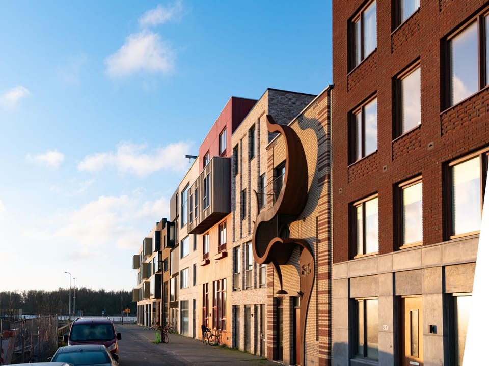 Property building, Street view