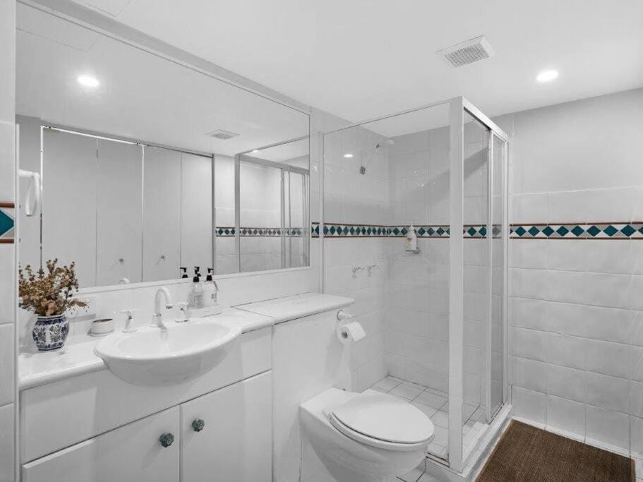 Shower, Toilet, Bathroom