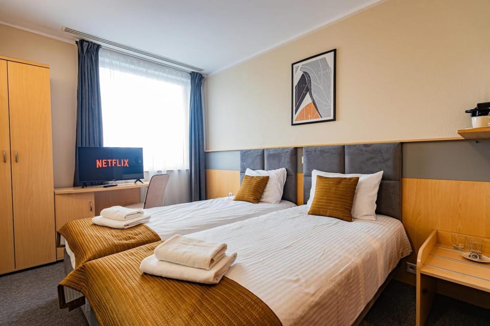 Sapphire Hotel Rooms Lechicka Hotel in Poznan