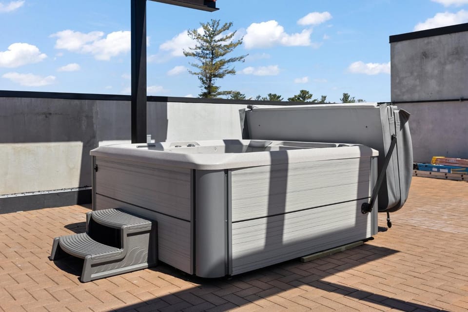 Hot Tub, Balcony/Terrace