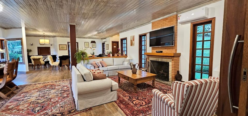 Communal lounge/ TV room, Living room, Seating area, Evening entertainment, fireplace