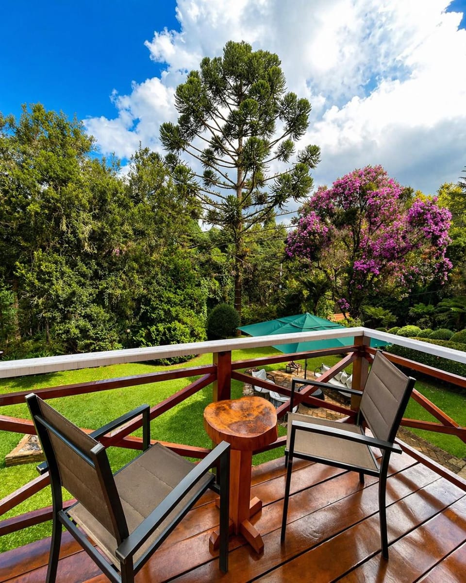 View (from property/room), Balcony/Terrace, Garden view, Mountain view, Inner courtyard view