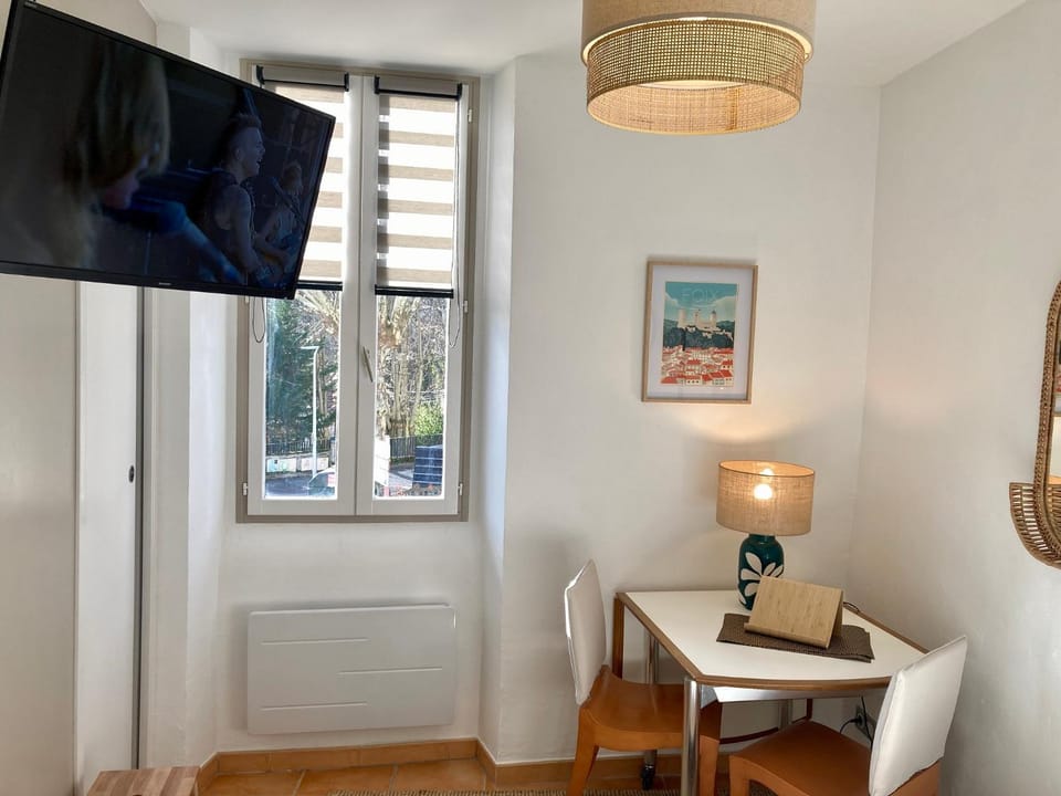 TV and multimedia, Dining area, hair dresser