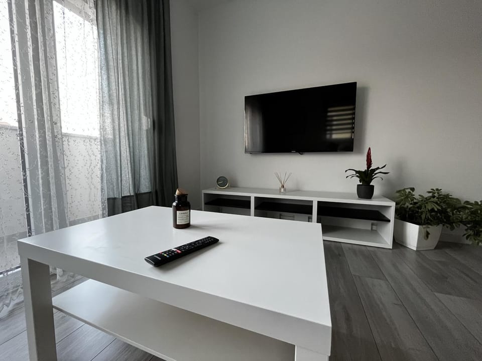Communal lounge/ TV room, TV and multimedia, Evening entertainment